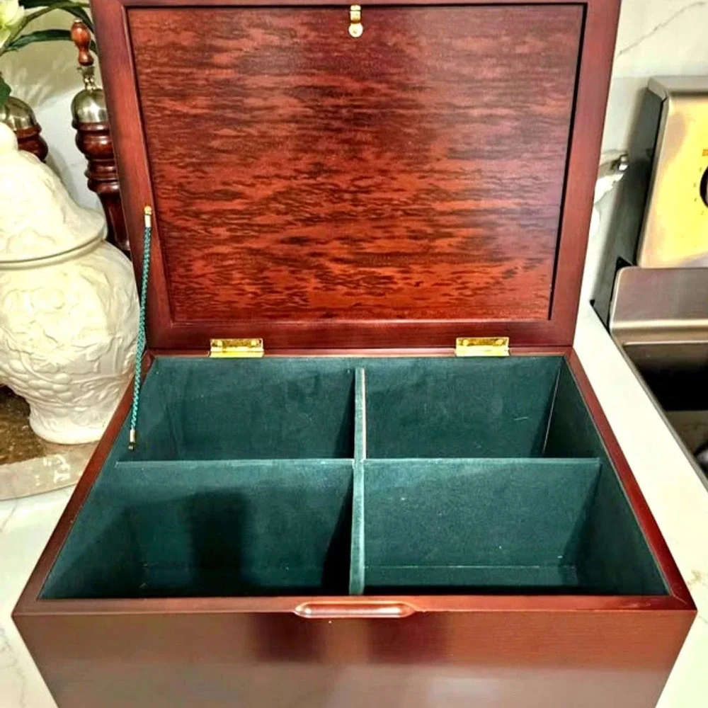 Vintage 1996 The Bombay Company Mahogany Wood Photo Storage Keepsake Box